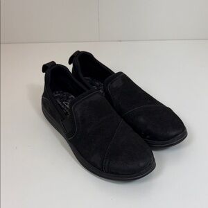 Clarks Women's Black Suede Slip-On Loafers
